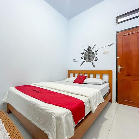 Reddoorz Syariah At Home Ampana Guest House Ampana Kota Buitenkant foto