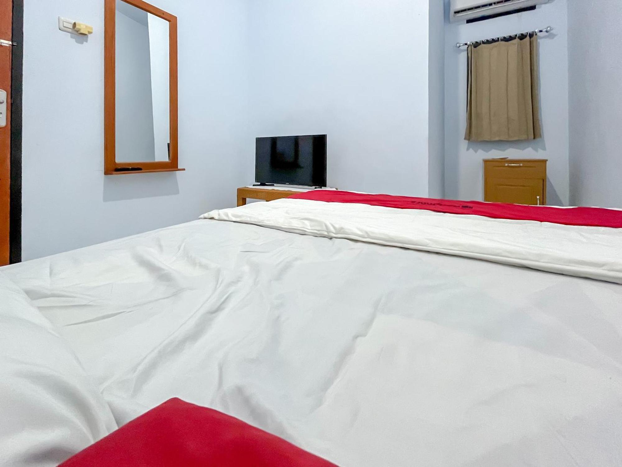Reddoorz Syariah At Home Ampana Guest House Ampana Kota Buitenkant foto