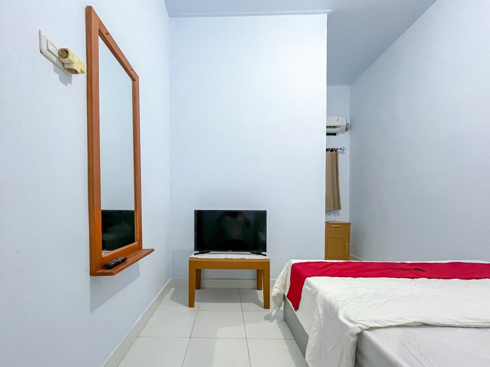 Reddoorz Syariah At Home Ampana Guest House Ampana Kota Buitenkant foto