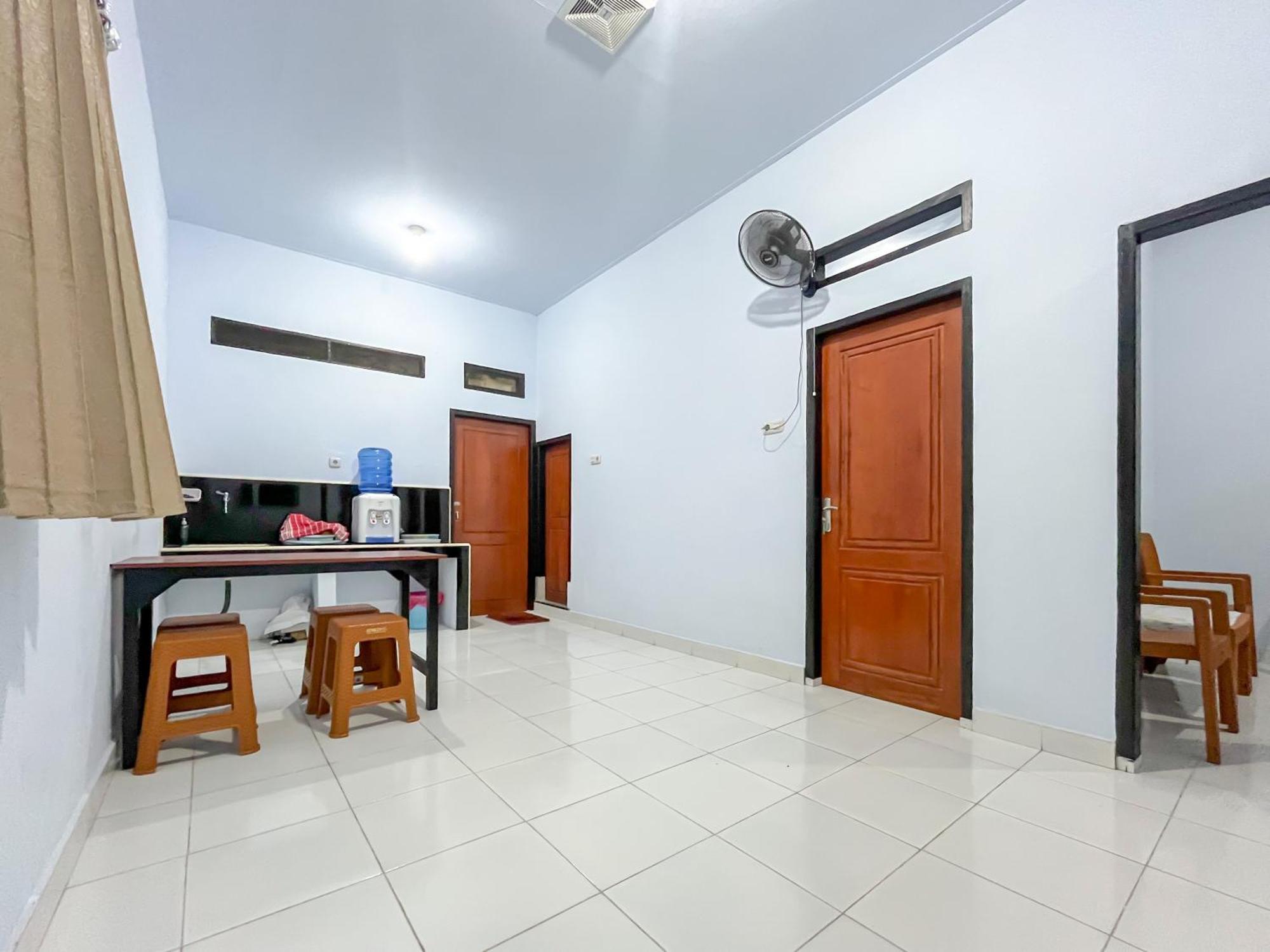 Reddoorz Syariah At Home Ampana Guest House Ampana Kota Buitenkant foto