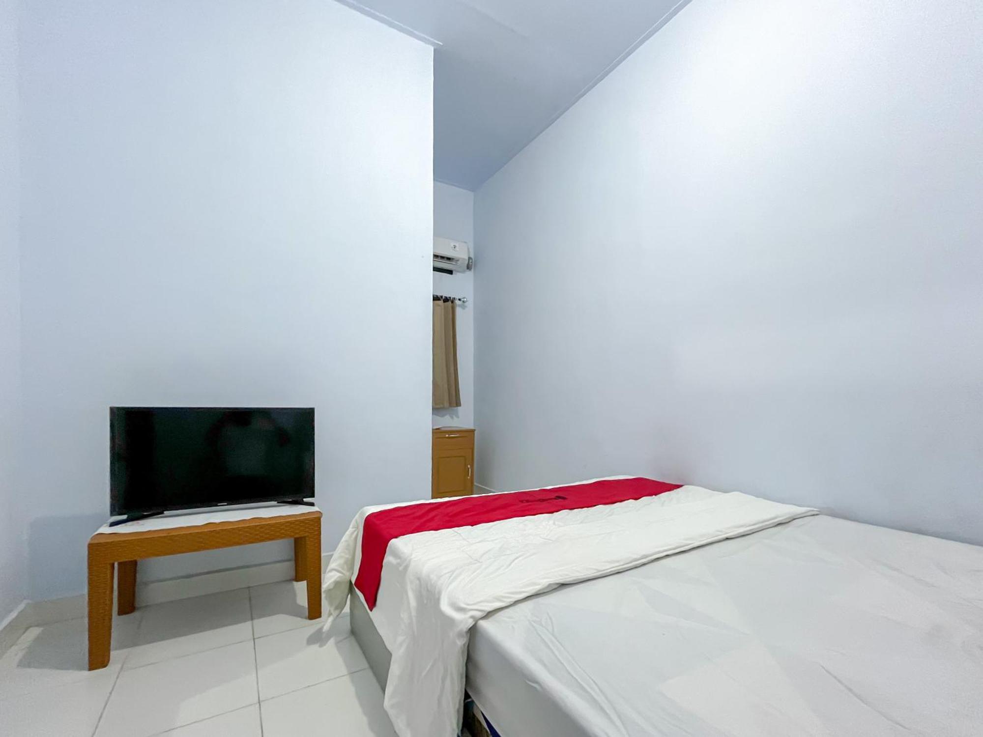Reddoorz Syariah At Home Ampana Guest House Ampana Kota Buitenkant foto