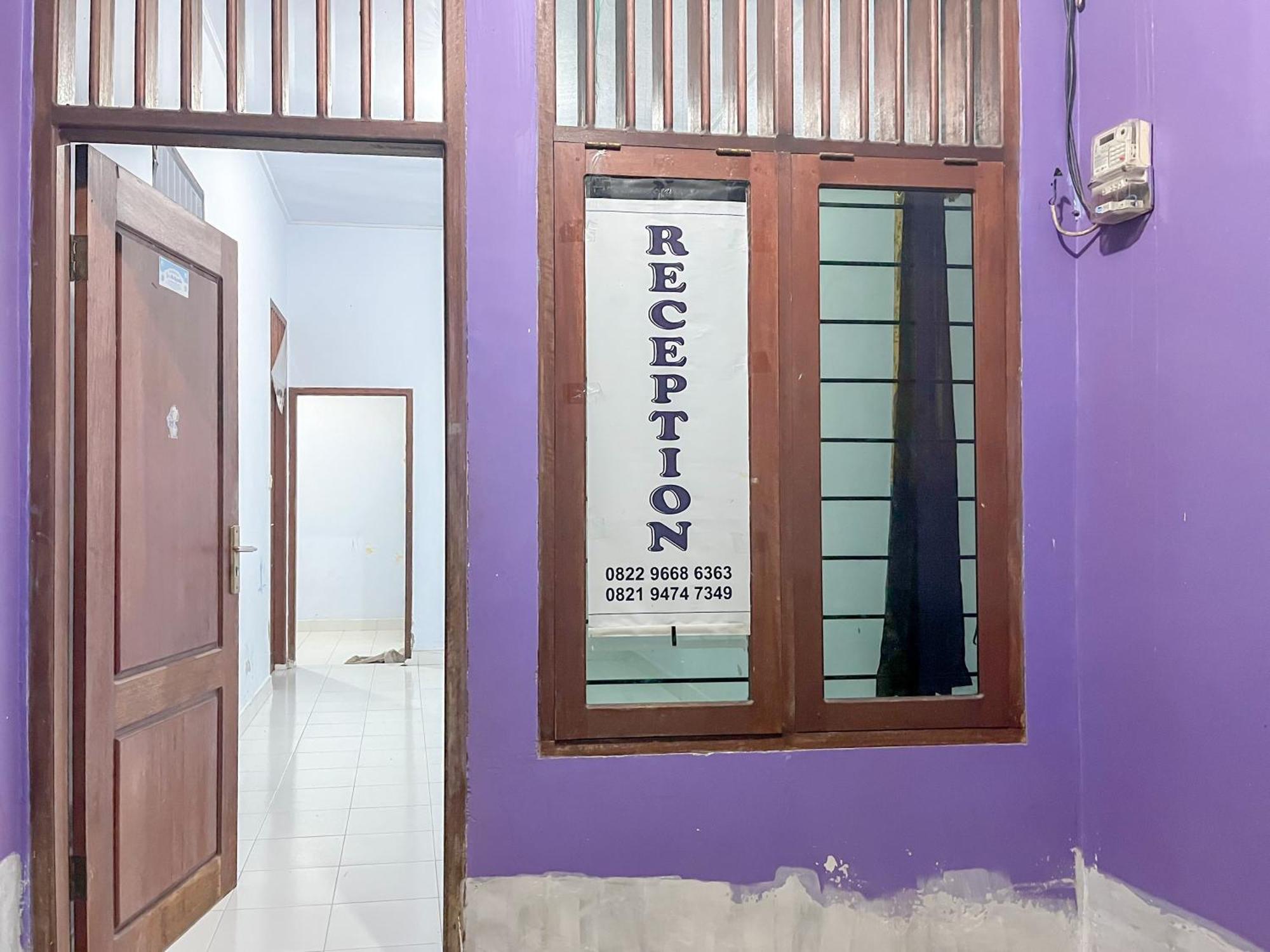 Reddoorz Syariah At Home Ampana Guest House Ampana Kota Buitenkant foto